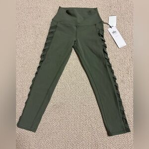 ALO CHEVRON CAPRI SIZE XS
